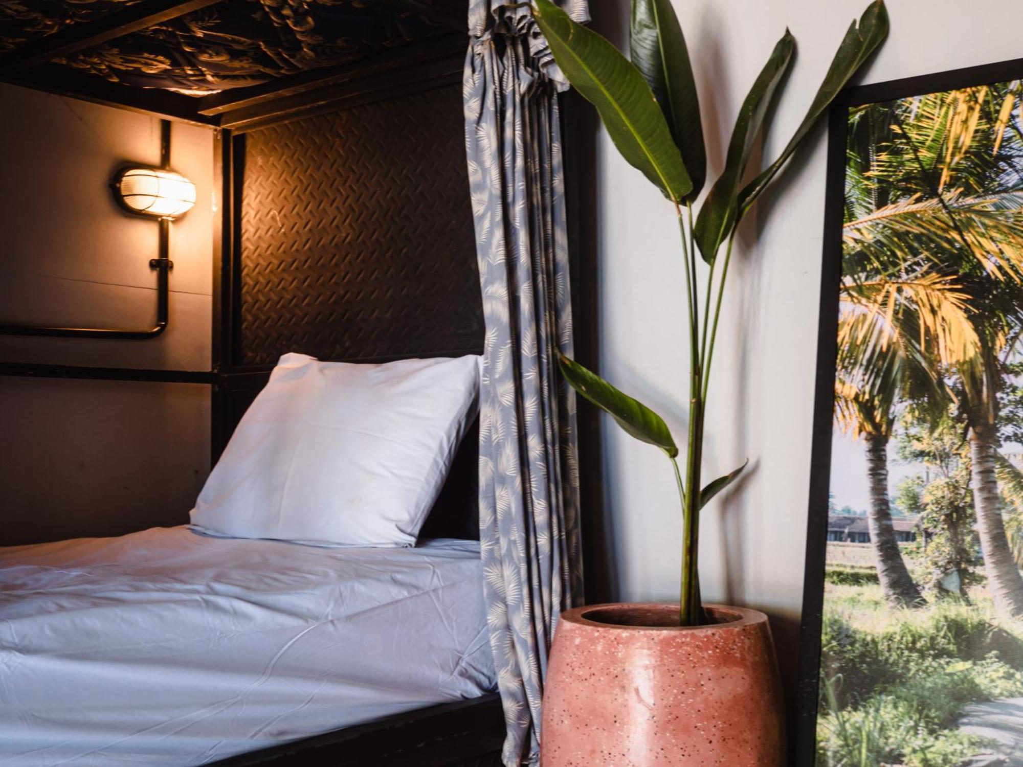 Clandestino Hostel Canggu エクステリア 写真
