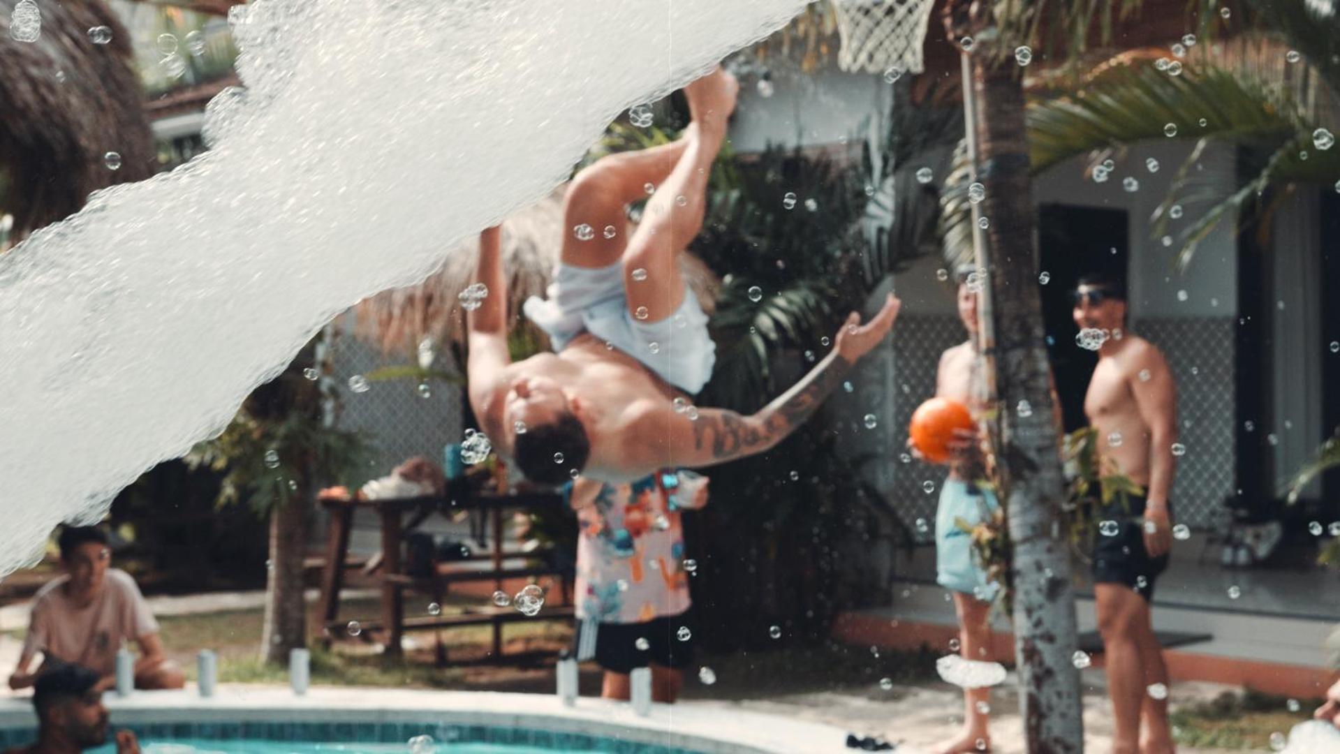 Clandestino Hostel Canggu エクステリア 写真