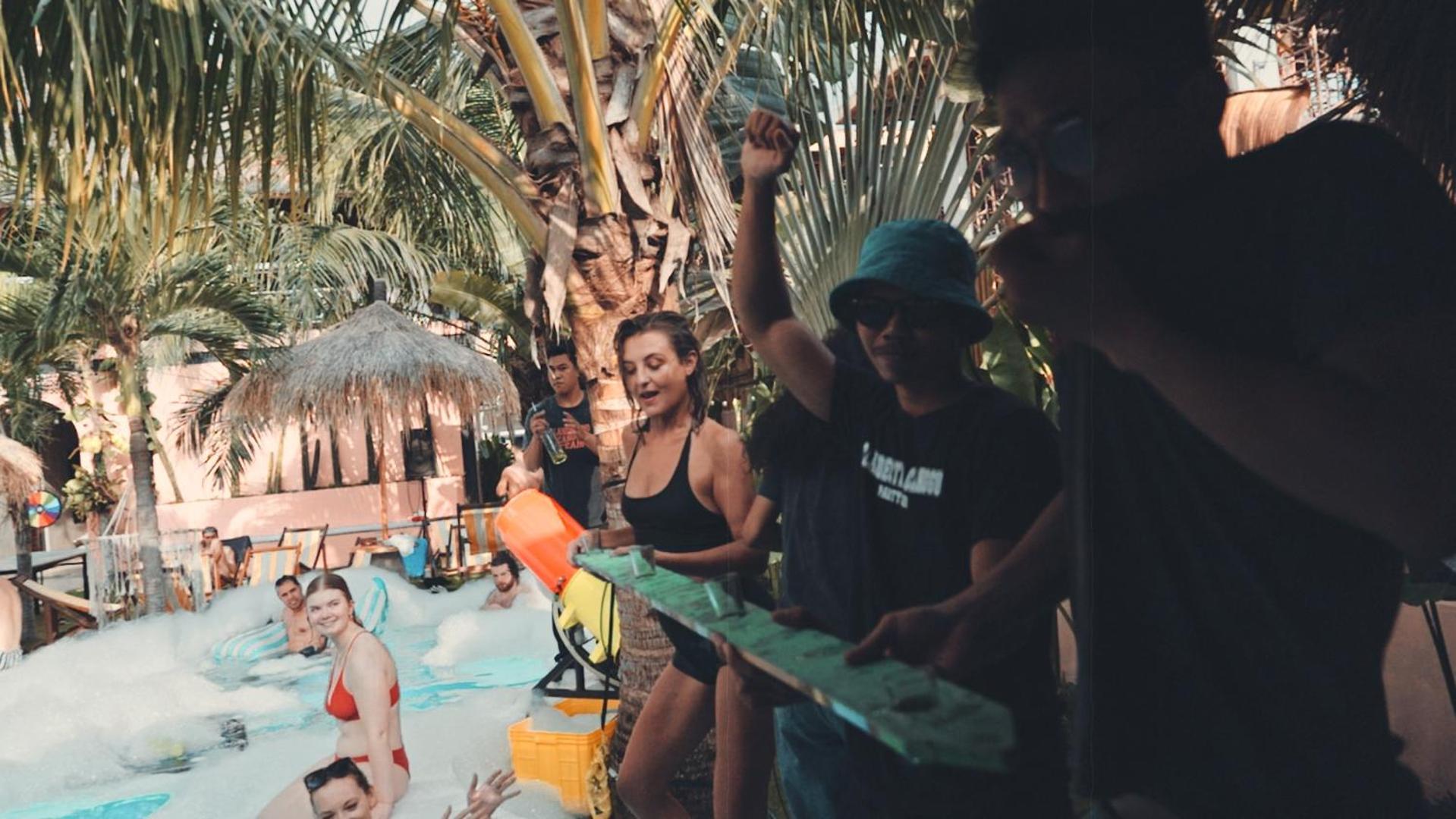 Clandestino Hostel Canggu エクステリア 写真