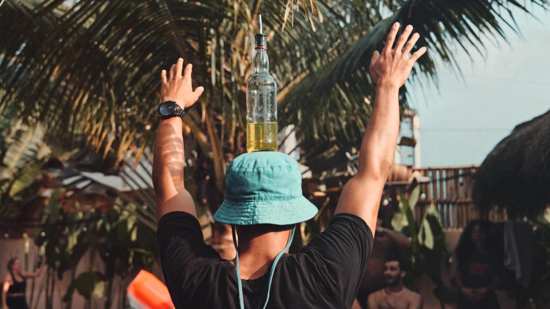Clandestino Hostel Canggu エクステリア 写真