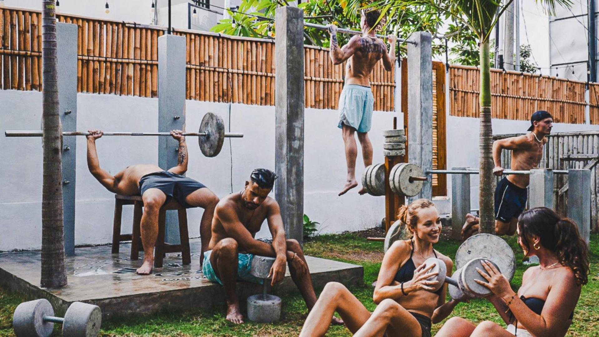 Clandestino Hostel Canggu エクステリア 写真